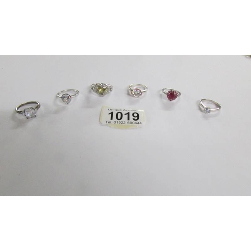 1019 - 6 assorted silver rings.