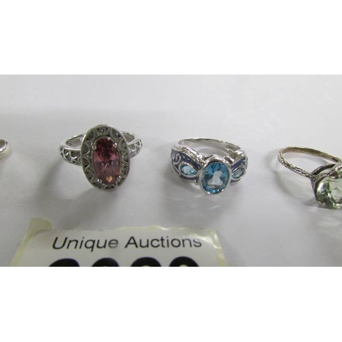 2029 - 6 assorted silver rings.