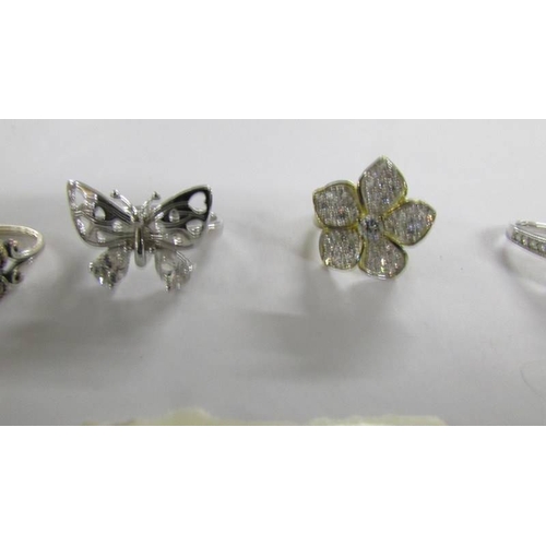 2034 - 6 assorted silver rings.