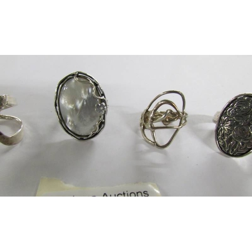 2035 - 6 assorted silver rings.