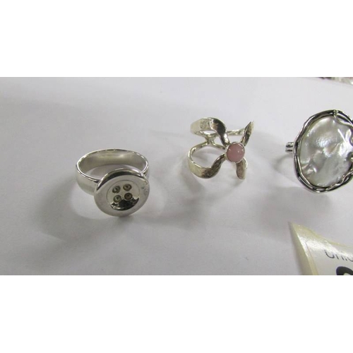 2035 - 6 assorted silver rings.