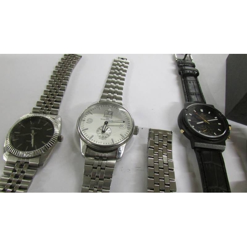 2048 - 6 quartz wrist watches.