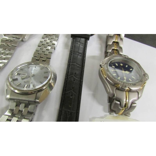 2048 - 6 quartz wrist watches.