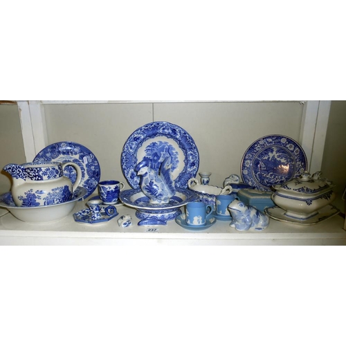 237 - A shelf of blue and white and a quantity of Wedgwood (small tureen is slightly a/f)