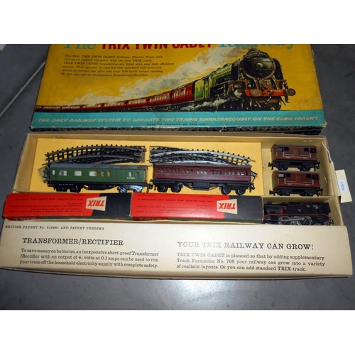 239 - The Trix Cadet model railway set