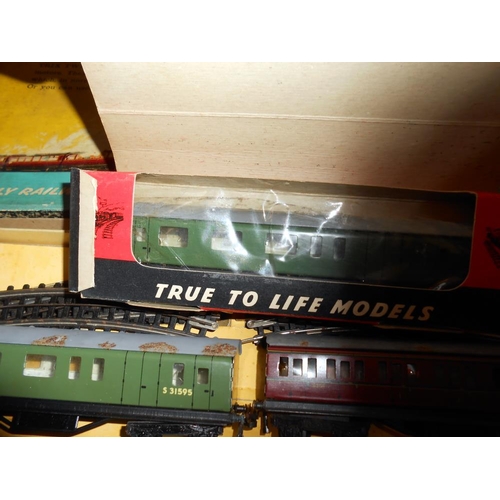 239 - The Trix Cadet model railway set