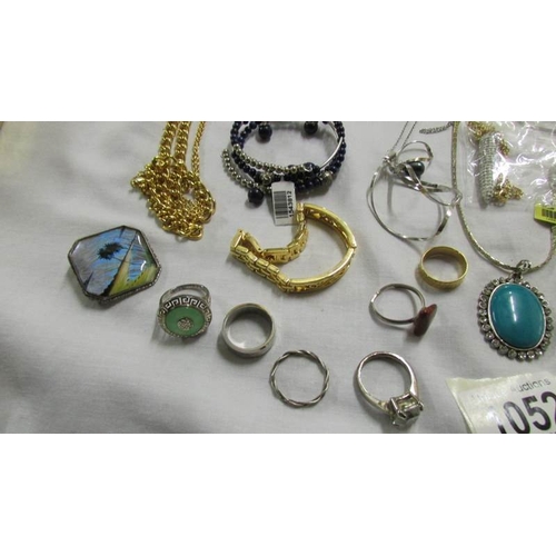 1052 - A mixed lot of necklaces, rings and bracelets.