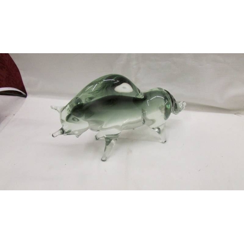 2081 - A glass elephant, glass dog and glass fighting bull in the style of Murano, all in good condition wi... 