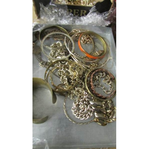 2094 - A large selection of yellow metal jewellery.