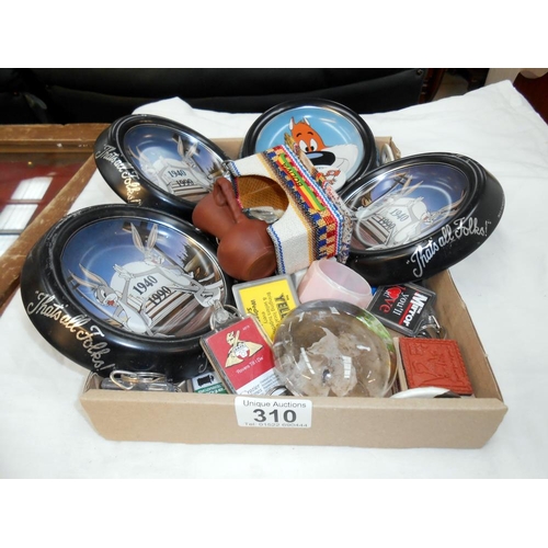 310 - A quantity of Bugs Bunny dishes collectables, keyrings etc.