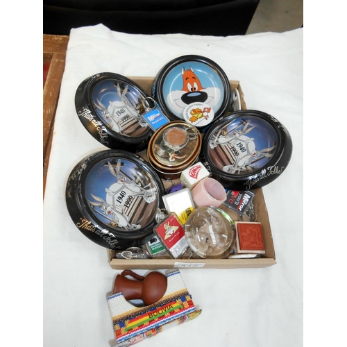 310 - A quantity of Bugs Bunny dishes collectables, keyrings etc.