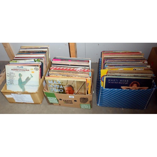 323 - A large selection of vinyl LP records, Max Jaffa, Gilbert O'Sullivan, Marti Webb, compilation LP's e... 