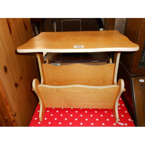 386 - A solid oak tea table magazine rack height 41cm, size of table area 47cm x 36.5cm