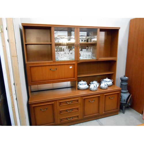 525 - A modern wall unit with glass and drinks cabinet, height 183cm, width 178cm