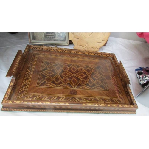 1160 - A lovely inlaid tray with glass base (45 x 31 cm), a large wooden tray (61 x 41 cm) and  wooden bowl... 