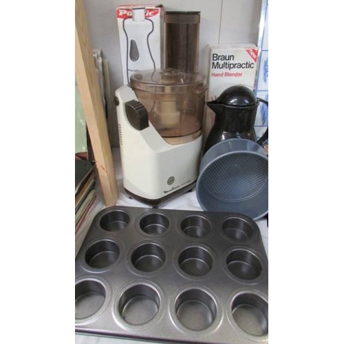 1166 - A good mixed lot of kitchen ware including new utensils, baking tray, vintage Moulinex mixer, hand b... 