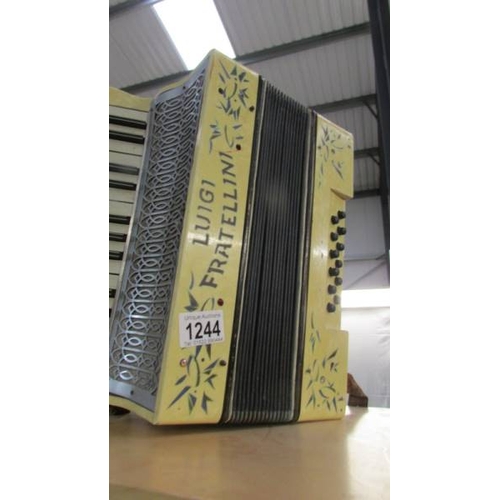 1244 - A Luigi Fratellini accordion.