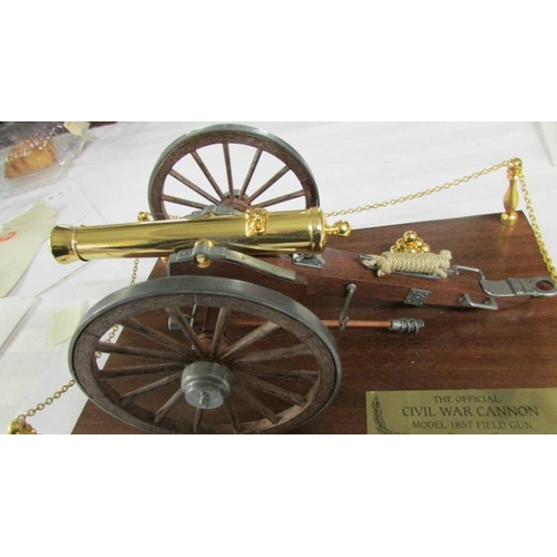 2147 - A Franklin Mint circa 1992 'The Official Civil War' cannon, model 1857 field gun.