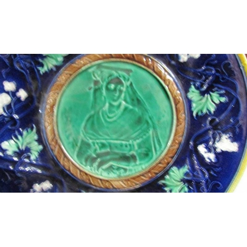 2150 - A 19th century or earlier majolica portrait plate.