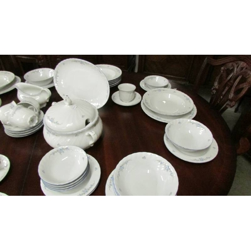 2456 - A Seltmann Weiden Bavaria dinner service (91 pieces), teapot lid A/F  Condition report: Comprising o... 