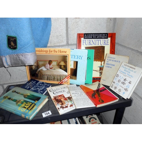 104 - 2 shelves of books on antiques and collectables