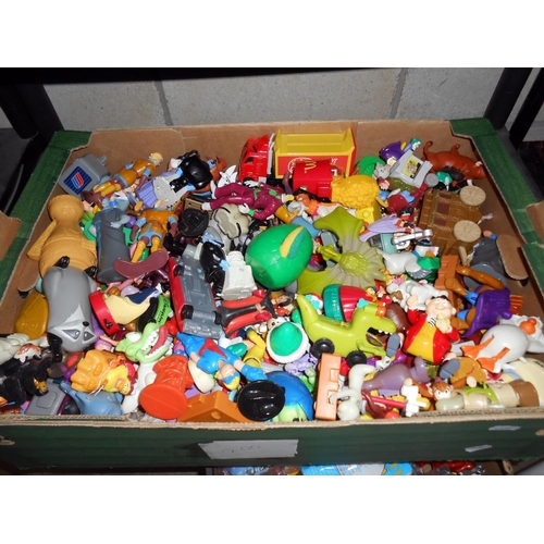 114 - A large quantity of MacDonalds happy meals toys, some sealed in bags (weight approx 50kg +, collect ... 