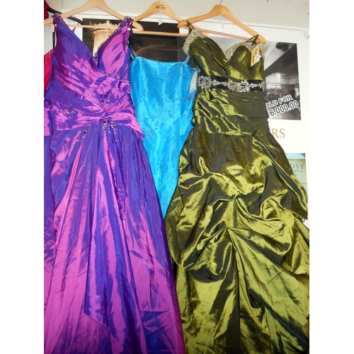 117 - A good lot of bridesmaids/prom dresses various sizes and colours, mostly 10/12, including some child... 