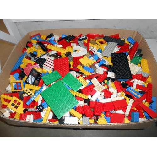 140 - 4 boxes of Lego (approx 10kg +)