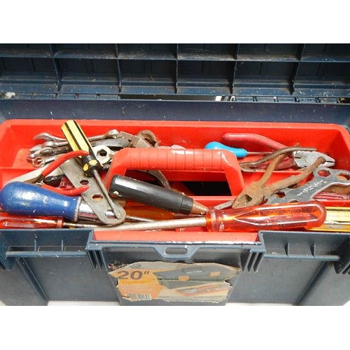 172 - A tool box with assorted tools.