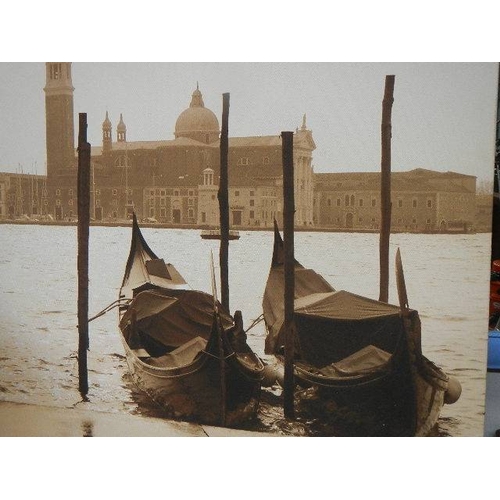 101 - A Venetian scene on canvas.