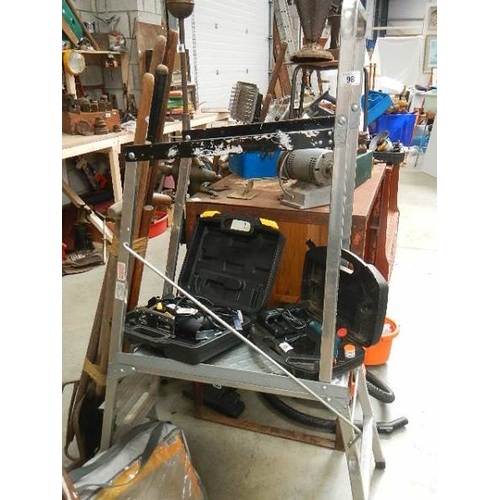 98 - An aluminium step ladder.