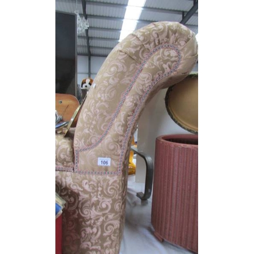 106 - A good quality day bed with lift up seat for storage. (Collect only)