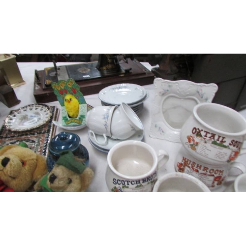 168 - A mixed lot including soup bowls etc., (Collect only)