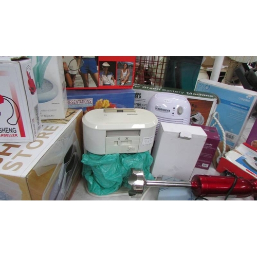 287 - A mixed lot of household items including Lakeland shoe store, mostly boxed. (Collect only)