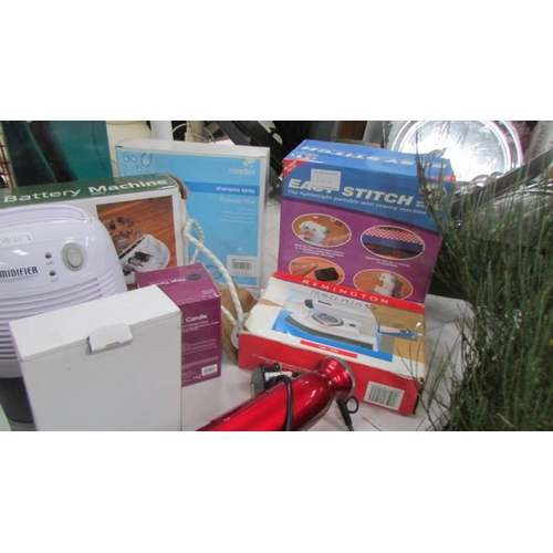 287 - A mixed lot of household items including Lakeland shoe store, mostly boxed. (Collect only)