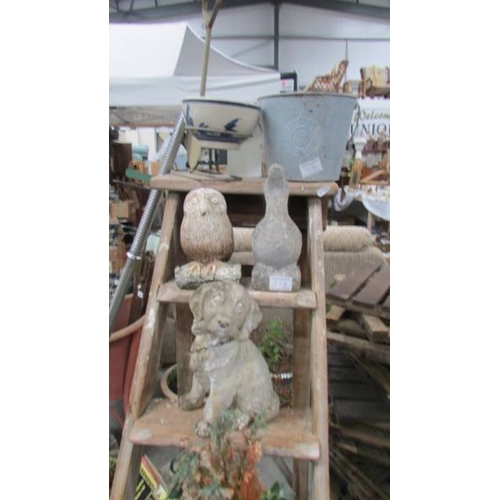 323 - A mixed lot of planters, garden ornaments etc., (Collect only)