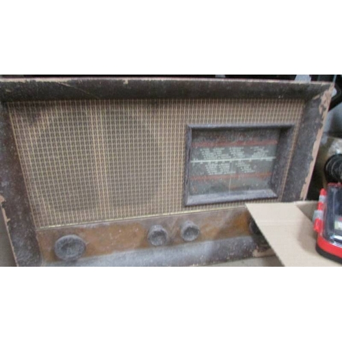 42 - A bakelite valve radio and a wooden cased valve radio, untested. (Collect only)