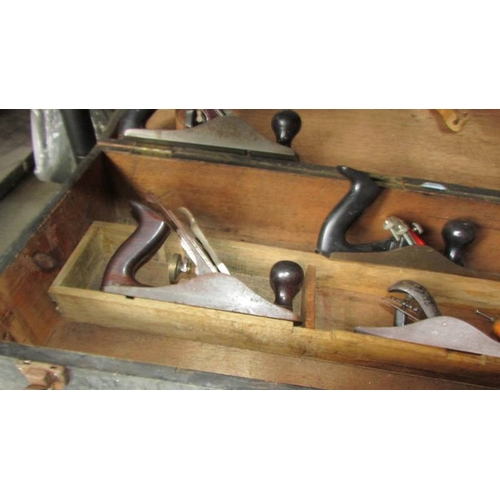 49 - A case of planes including Stanley etc.,