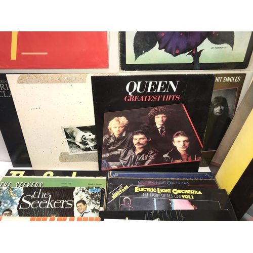 1015 - A good lot of LP's ELO x 5, Queen x 2, Fleetwood Mac x 2, Elton John x 2, Buddy Holly x 2, Status Qu... 