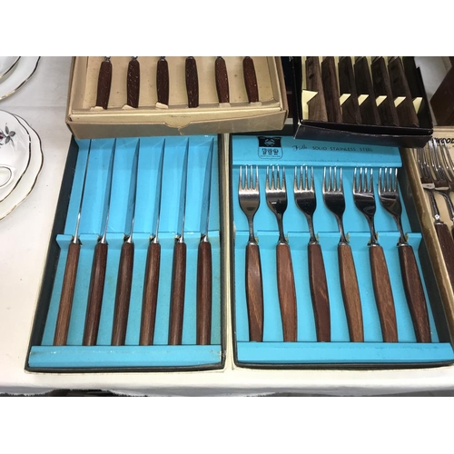 1019 - 9 boxed sets of cutlery, a part set & a Viners part set (this has a 6 place setting)