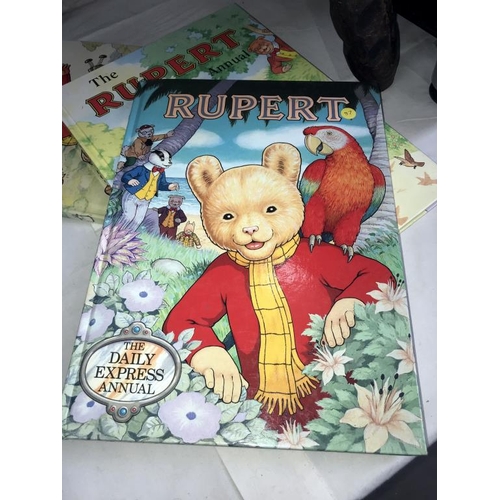 1025 - 7 Rupert annuals