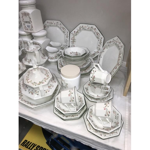 1037 - A large quantity of Johnson Brothers dinner service (70+ pieces)