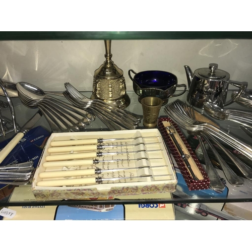 1039 - A good selection of plated flatware/cutlery sets etc. Some cased including toast rack