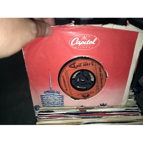 1091 - Approximately 250 45rpm records (1960's/70's/80's) including Jason Donovan, Bobby Gee, Chris De Burg... 