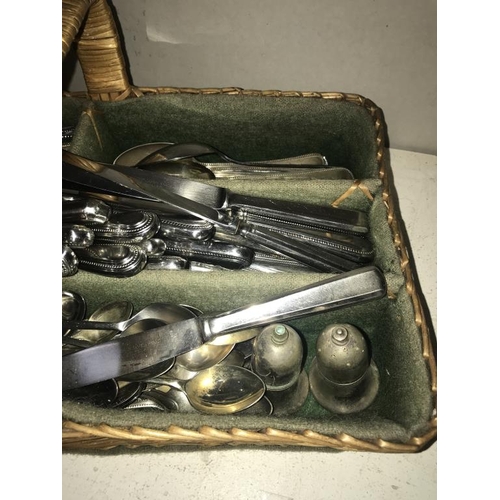 1120 - A wicker cutlery tray & selection of flat ware