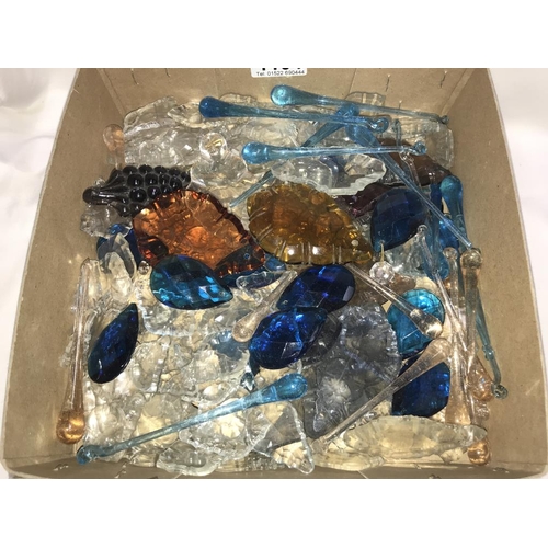 1134 - A box of mixed glass chandelier droppers