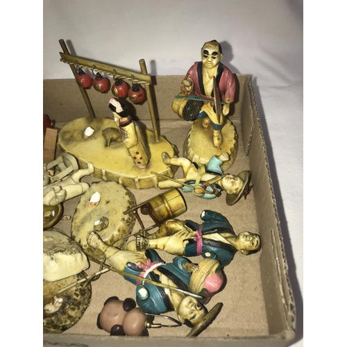 1139 - A selection of vintage oriental celluloid tourist items & figures A/F