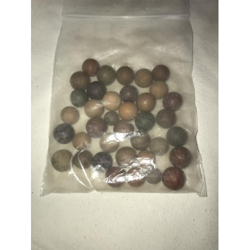 1192 - A quantity of Victorian clay marbles & other vintage marbles