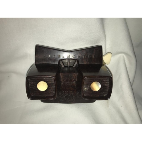 1204 - A Bakelite View Master with slides