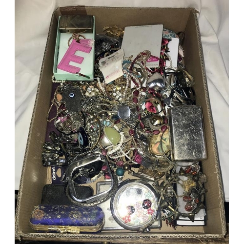 1213 - A box of costume jewellery